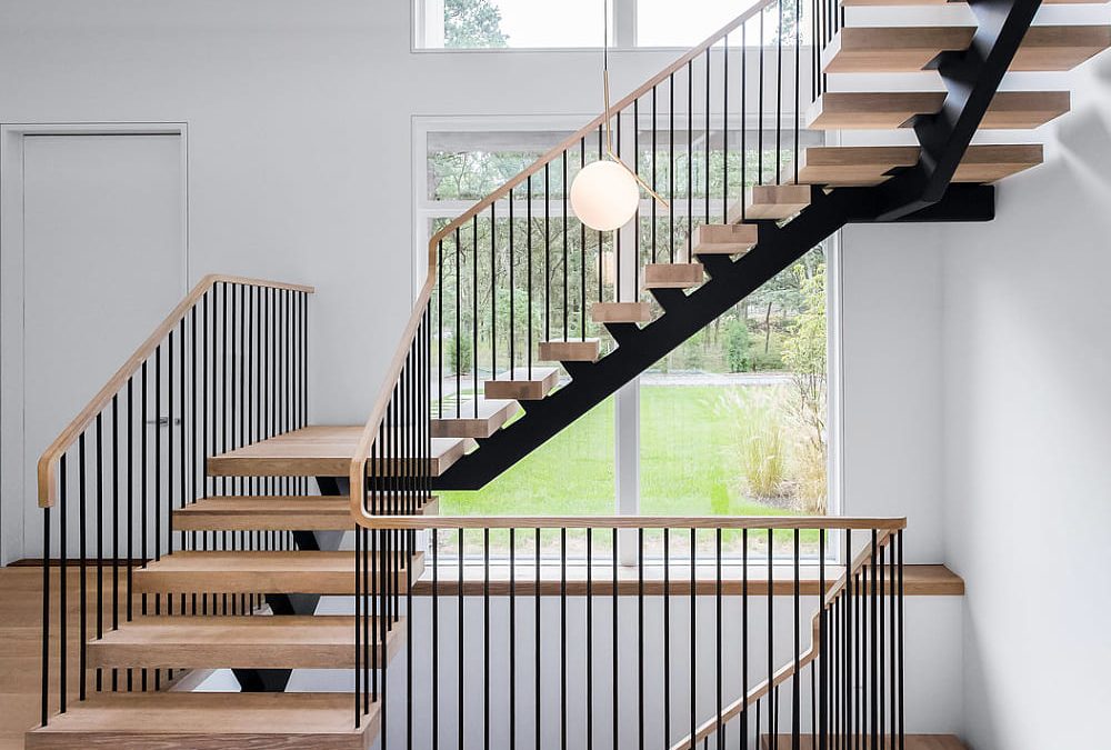 Лестница на монокосоуре из металла