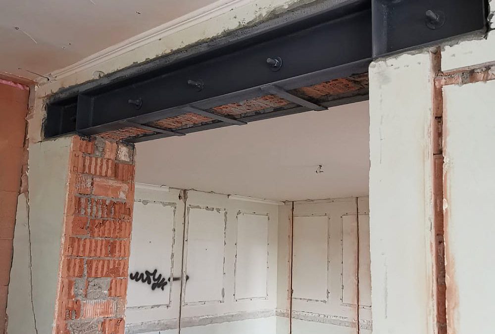 Устройство проема в несущей кирпичной стене