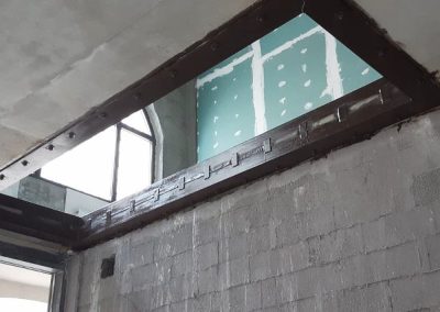 Устройство проема в плите перекрытия с усилением