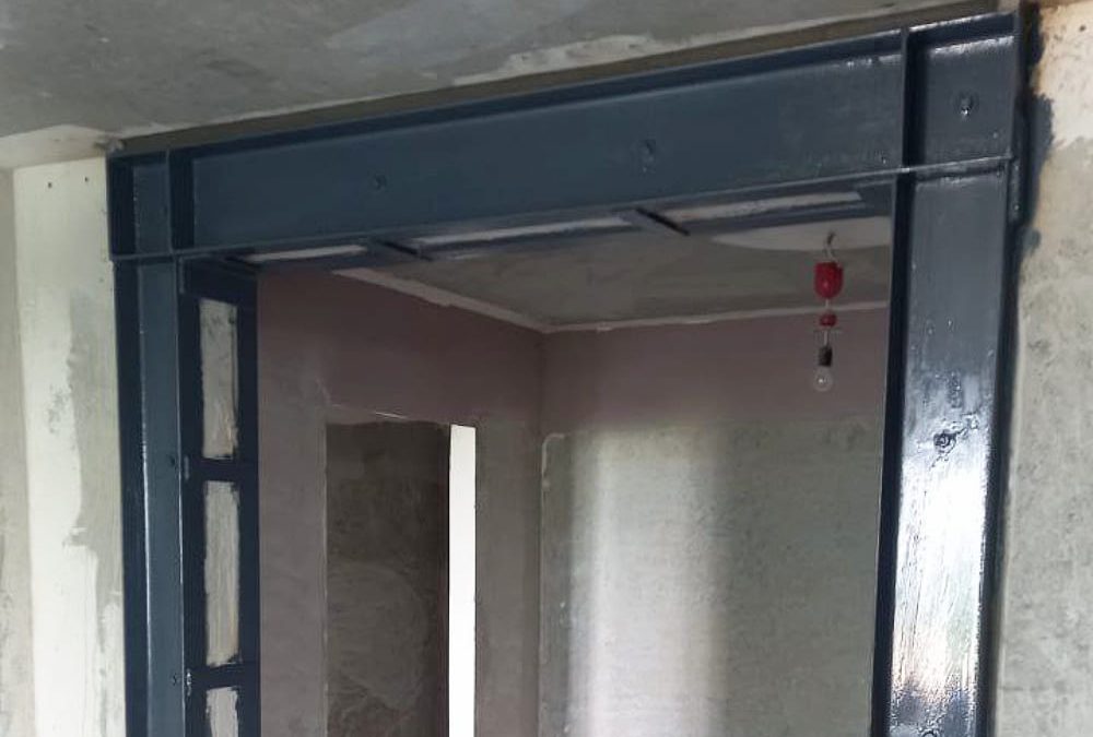 Устройство проема с усилением в несущей стене